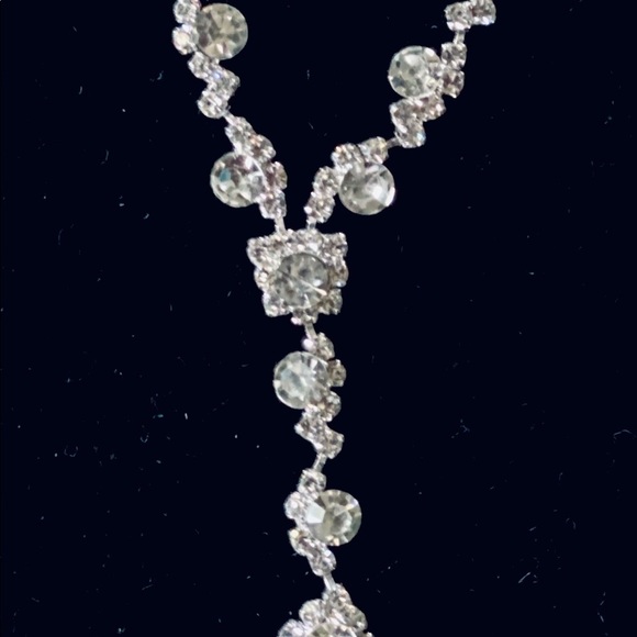 Gorgeous Crystal Necklace & Earring Set!! - Picture 3 of 4